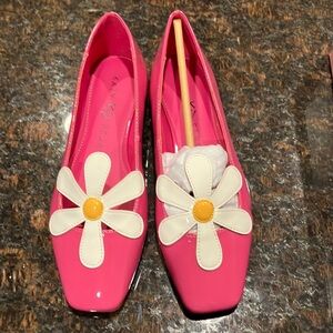 Katy Perry Evie daisy fushia pink flat 7.5 fits like 7. Hard to find